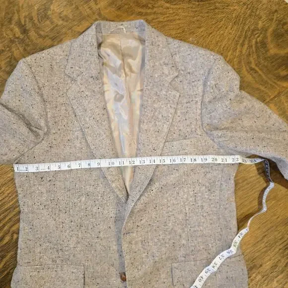 Farah Gray Tweed Blazer with Elbow Patches - Picture 12 of 15